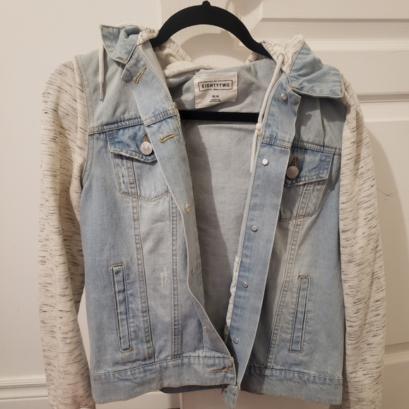 Veste - Picture 1 of 1